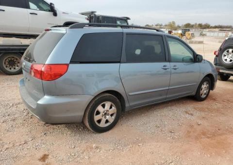 2005 TOYOTA SIENNA FOR SALE AT AUCTION PRICE CONTACT 08068934551